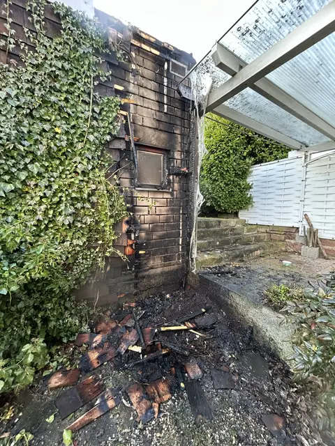 Brand in der Sankt-Martiner-Straße in Maikammer – Ursache noch unklar | Foto: Polizei Edenkoben