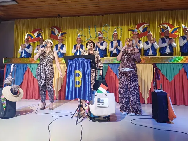 Andrea – Gabi – Nadine  - Gabana
vl. Gabi Schwarz, Nadine Kauth, Andrea Sprenger
Musikalische Reise nach Rom auf der Suche nach Amore. Doch die heißen Kerle wurden nicht gefunden und so mussten sie ohne Amore wieder nach Hause reisen.
 | Foto: Katja Pretz