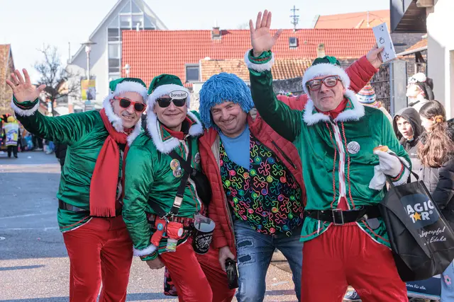 Faschingsumzug in Hagenbach - ja ist denn schon wieder Weihnachten? | Foto: Paul Needham