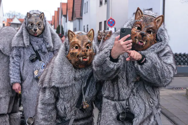 Faschingsumzug in Hagenbach -  die Wölfe wissen wie man feiert | Foto: Paul Needham
