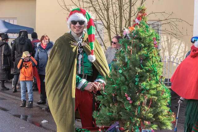 Faschingsumzug in Hagenbach - ja ist denn schon wieder Weihnachten? | Foto: Paul Needham