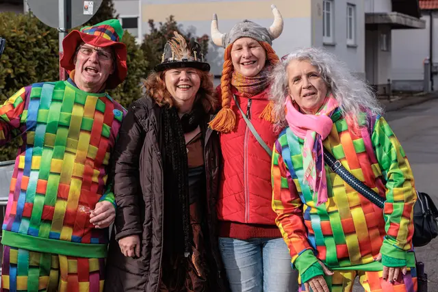Faschingsumzug in Hagenbach - bunt, laut und fröhlich | Foto: Paul Needham