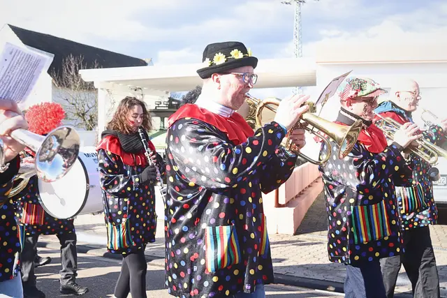 Zwischen den Gruppen sorgen Musikeinlagen für Schwung | Foto: Cornelia Bauer