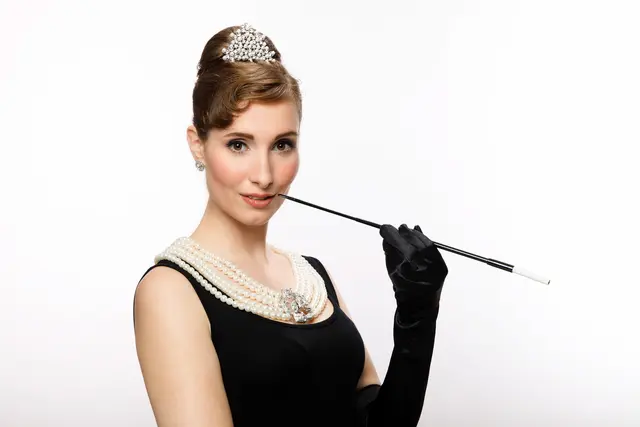 Daniela Michel als Audrey Hepburn | Foto: Bernd Hentschel/gratis