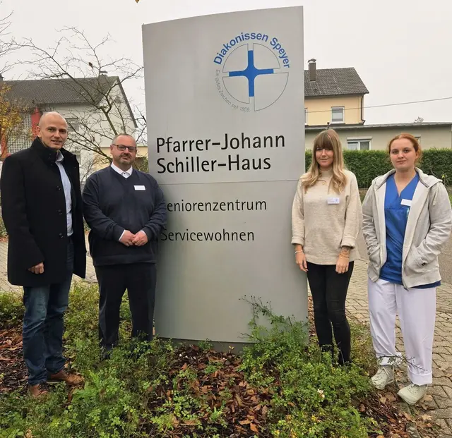 Landtagsabgeordneter Florian Bellaire beim Besuch im Pfarrer-Johann-Schiller-Haus in Wörth | Foto: Florian Bellaire