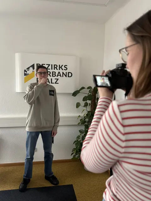 Ein Freiwilliges Soziales Jahres (FSJ) beim Bezirksverband Pfalz bietet wertvolle Einblicke in die Kulturarbeit  | Foto: Bezirksverband Pfalz/gratis