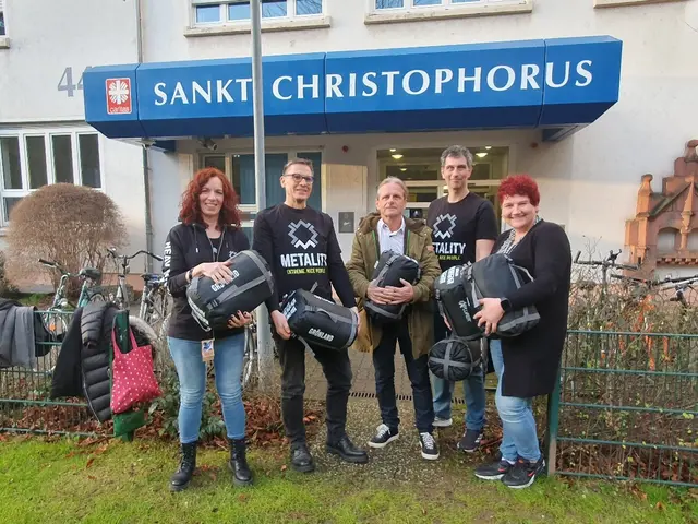 Metal-Fans von Metality e.V. übergeben 666 Schlafsäcke an das Caritas-Förderzentrum St. Christophorus in Kaiserslautern | Foto: Caritasverband für die Diözese Speyer/gratis