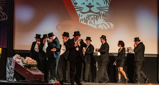 Die Trauergemeinde | Foto: Wolfgang Neuberth