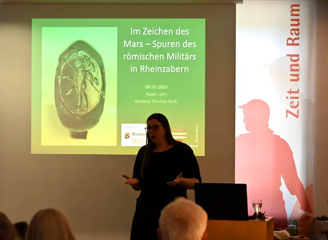 Barbara Thomas, Leiterin des Museums, beim Vortrag | Foto: Andrea Abt