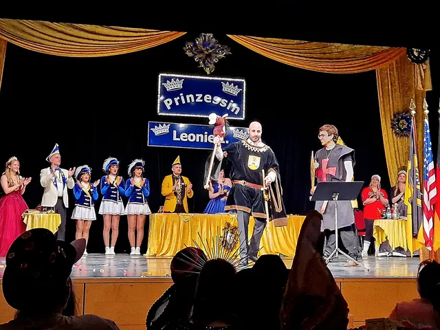 Stadtbürgermeister Mattia De Fazio (links vorne) und Christopher Bretscher, (rechts vorne) Abteilungsleiter Finanzen der VG Landstuhl   | Foto: CUVL