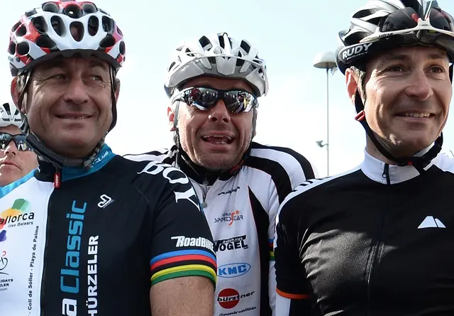 Links: Rennrad-Weltmeister Max Hürzeler
Mitte: Rennrad- und MTB Meister Mike Kluge
Rechts: Rennradmeister Erik Zabel   | Foto: Michael Bartholomaeus