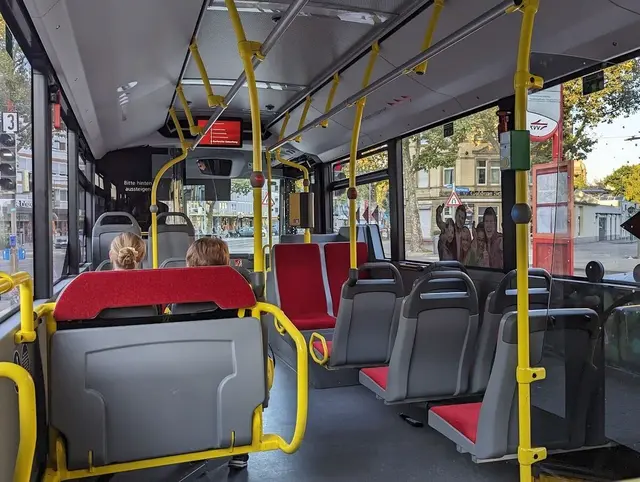 Während des Warnstreiks bleibt der Stadtbusverkehr in Pirmasens eingestellt – Pendler und Schüler müssen auf Alternativen ausweichen. | Foto: Foto: Heike Schwitalla