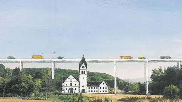 So hätte das Liederbachtal ausgeschaut, wäre es nach deutschen Politikern fast aller Parteien gegangen.

Das die B 8 nicht weiter gebaut wurde, verdankt die Welt keinem einzigen von denen.

Das Liederbachtal und die Rote Mühle sind auch ein Teil unseres Kulturerbes und ein beliebtes Ausflugsziel der Region. | Foto:  © Montage: Manfred Guder/BUND