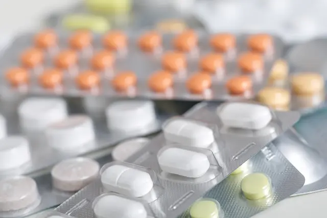 Richtig entsorgen: Medikamente und ihre Verpackungen werden getrennt entsorgt | Foto: producer/stock.adobe