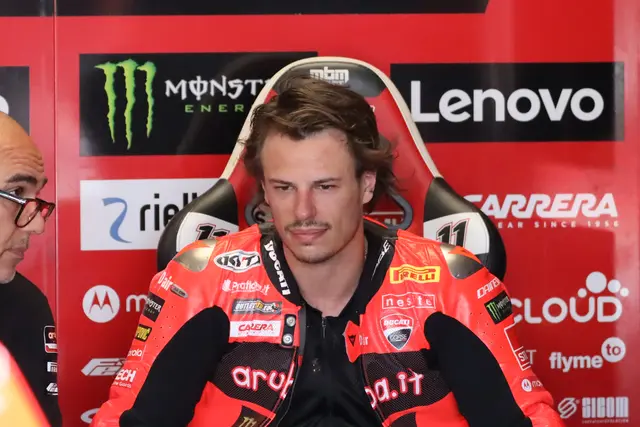 Dreifachsieger Nicolo Bulega / Ducati hat gut lachen! | Foto: moto - foto