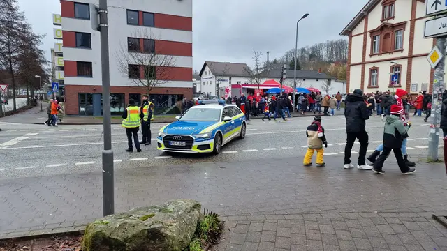 Aufgrund des zu erwartenden hohen Zuschaueraufkommens wird um eine frühzeitige Anreise gebeten | Foto: Ralf Vester