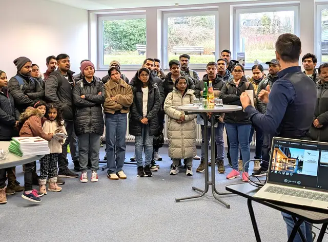 Gemeinsame Informationsveranstaltung von VHS, Städtischem Krankenhaus und Profine für ausländische Pflegefachkräfte des Krankenhauses und deren Angehörige | Foto: VHS Pirmasens / Désirée Germann