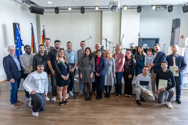 Einbürgerungsurkunden an 27 neue Staatsbürgerinnen und Staatsbürger überreicht | Foto: MIBS/F. Roggenland