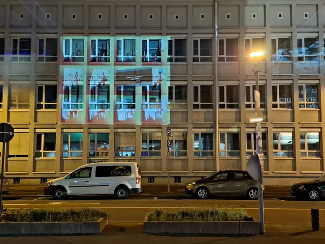 Visuals bis zur gegenüberliegenden Hauswand | Foto: Brigitte Melder