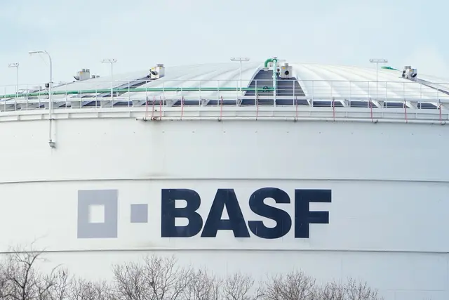 BASF in Ludwigshafen: Kostendruck, hohen Energiepreisen und einer zu geringen Auslastung am Stammwerk. (Archivbild) | Foto: dpa