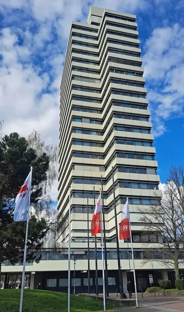 Bildungscampus Betzenberg: Studierende der RPTU präsentieren im Unteren Foyer des Rathauses Kaiserslautern ihre Entwürfe für den  | Foto: Monika Klein