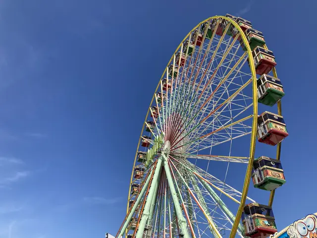Weinfeste Pfalz 2026 – das Riesenrad auf dem Bad Dürkheimer Wurstmarkt, dem größten Weinfest der Welt, ist ein beliebter Anziehungspunkt für Besucherinnen und Besucher aus der gesamten Region | Foto: Anouar Touir