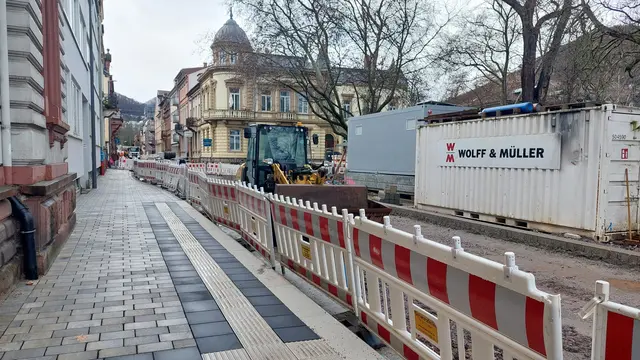 In der Amalienstraße laufen derzeit Leitungsarbeiten, im Mai soll der Abschnitt vom Lidl bis zur Arndtstraße wieder für Anlieger freigegeben werden. | Foto: Stadt Neustadt