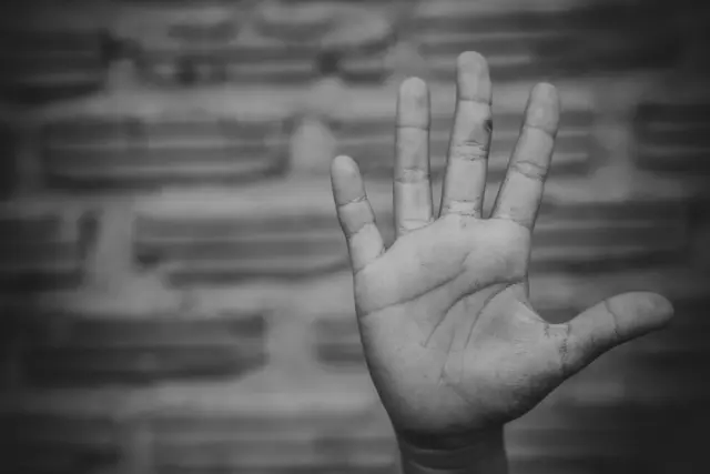 Kinderhand Symbolbild | Foto: artit/stock.adobe.com