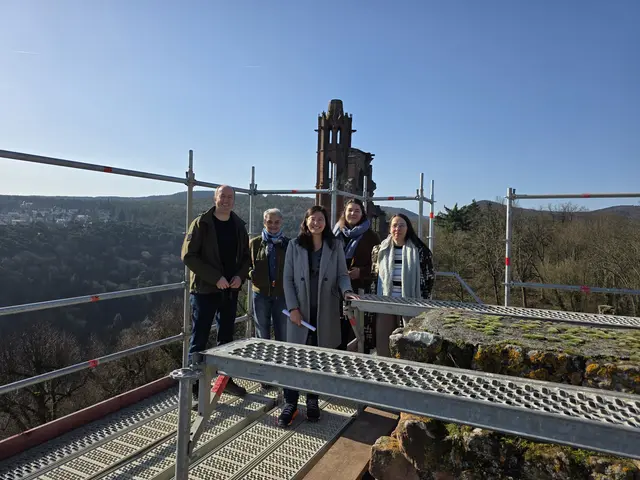 Waren bei der Feierstunde: (von v.l.n.r.) Landtagsabgeordneter Markus Wolf Markus Wolf, Dr. Alexandra Fink (Generaldirektion Kulturelles Erbe Rheinland-Pfalz), Bürgermeisterin Natalie Bauerschmitt, Nadine Neft (Generaldirektion Kulturelles Erbe Rheinland-Pfalz) und Yasmin Ullrich (Leiterin des Sachgebiets Hochbau) | Foto: Stadt Bad Dürkheim