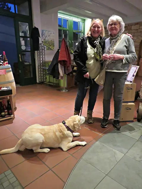 Stephanie Ott und Andrea Groß mit Hund | Foto: Brigitte Melder