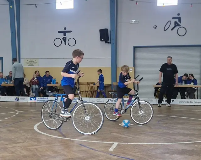 Punkte in ungewohnter Konstellation erspielt (links Stammspieler Mio Simon und in der Bildmitte Lars Bierling) | Foto: |szip