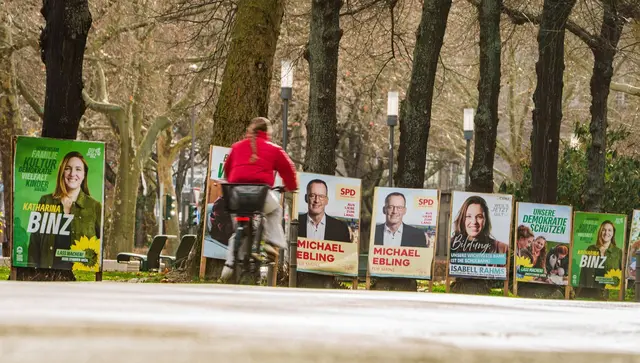 Der Wahlkampf läuft, doch was steht in den Wahlprogrammen drin?  | Foto: dpa