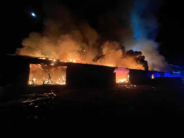 Rauchschwaden über dem Fitnessstudio | Foto: Kate Dettweiler (Feuerwehr Neunkirchen)