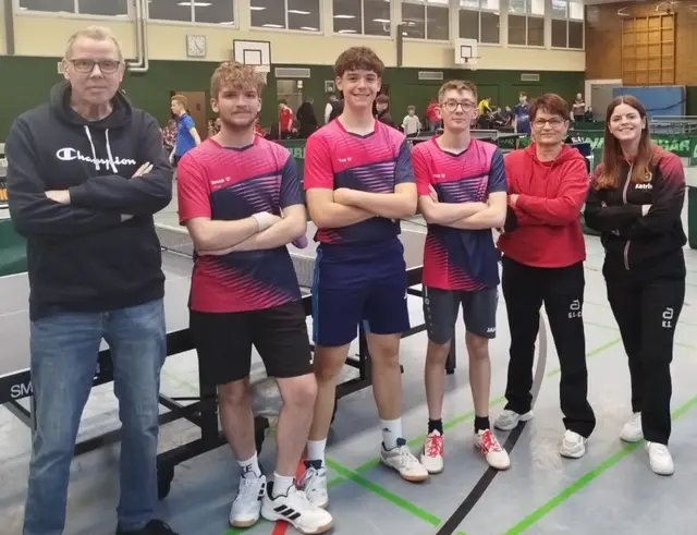 v.l.n.r. Trainer Helmut Simon, Elias Klein, Henry Hahn, Adrian Gräßer. Trainerin: Gudrun Lion Cloß und Katrin Stanietz | Foto: Gudrun Lion Cloß