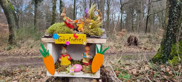 In einer gemeinsamen Bastelaktion haben die Kinder der Gemeinde gehämmert, gebohrt, geschraubt und gemalt | Foto: Uwe Lamb/gratis