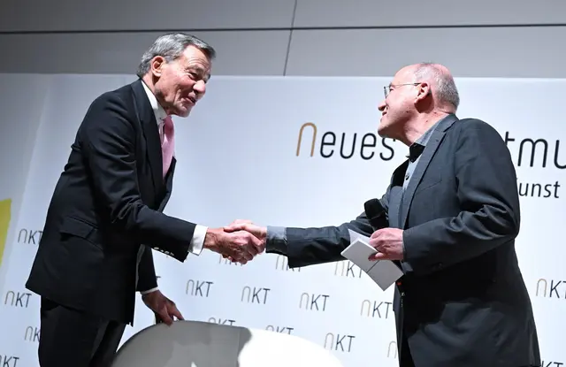Gregor Gysi und Wolfgang Grupp führten ein launiges Gespräch in Tübingen. | Foto: dpa