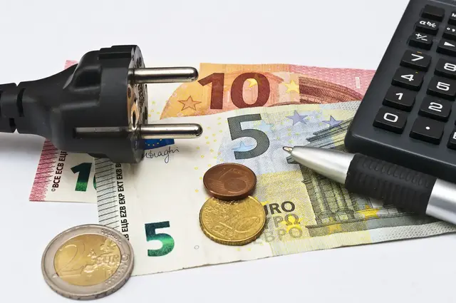 Viele Haushalte zahlen in der Grundversorgung deutlich mehr als nötig. Eine kostenlose Beratung der Verbraucherzentrale Rheinland-Pfalz prüft anhand der Jahresabrechnung, welche Ersparnis ein Anbieterwechsel bringen kann. | Foto: Stockfotos-MG/stock.adobe.com