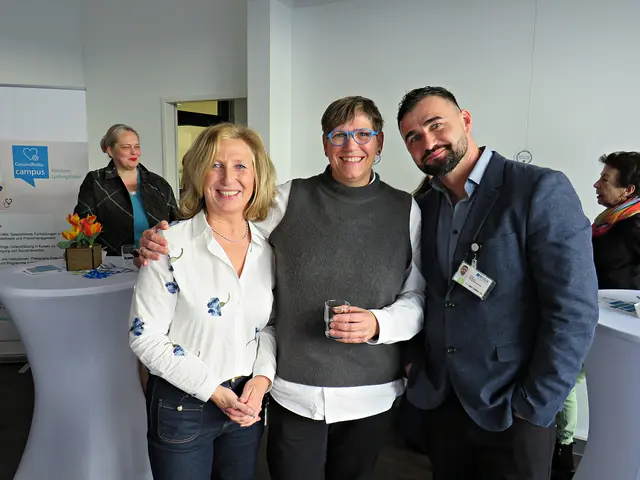 Alle aus dem Pflegebereich: Claudia Edel, Marion Dietrich, Zoran Gazibaric | Foto: Brigitte Melder