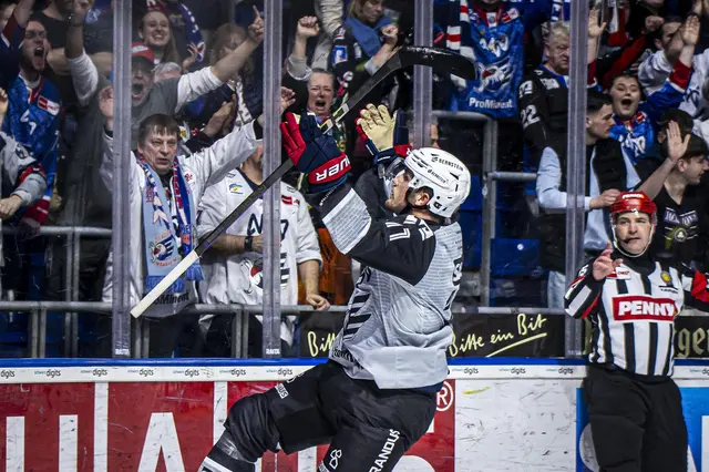 Kristian Reichel jubelt im Derby gegen Frankfurt nach seinem Tor zum 4:3-Sieg nach Verlängerung.
 | Foto: Adler/PIX-Sportfotos