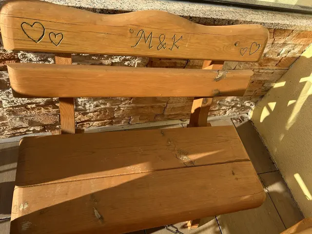 Vergleichsfoto von Holzbank | Foto: Polizeidirektion Trier