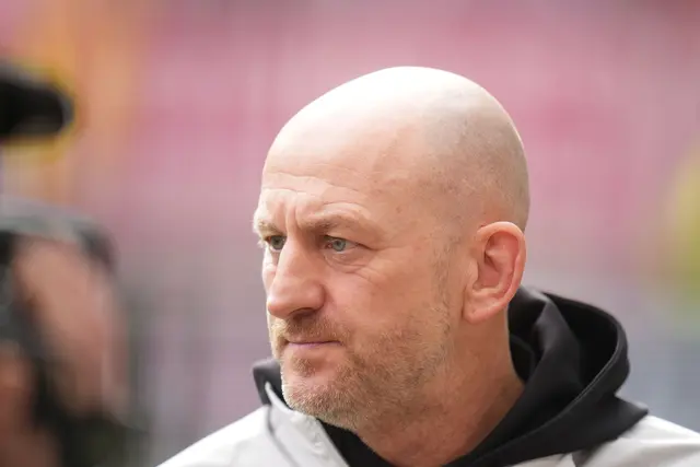 Muss das Spiel in Bochum von der Tribüne aus verfolgen: FCK-Trainer Torsten Lieberknecht. | Foto: dpa