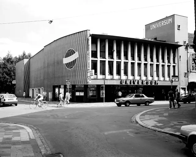 Das einstige Universum-Kino, vielen auch eher bekannt als das Fritz-Walter-Kino | Foto: Hermann Ebling/gratis