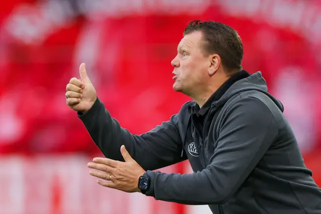 Essens Trainer Uwe Koschinat konnte sich über den 1:0-Sieg kaum freuen (Archivbild).  | Foto: dpa