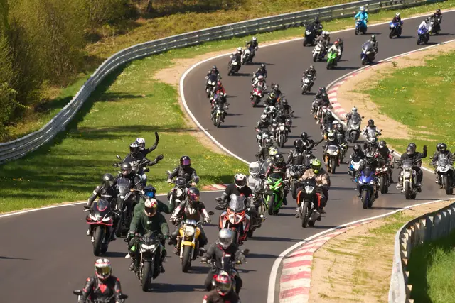 Beim «Anlassen» am 26. April 2026 will sich der Nürburgring «in ein röhrendes Herz der Motorradszene verwandeln». (Archivbild) | Foto: dpa