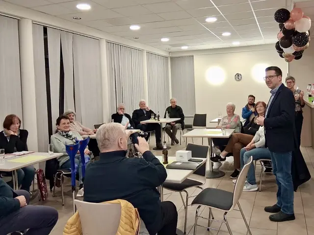 Marcus Klein referiert in Mittelbrunn  | Foto: Landfrauen Mittelbrunn