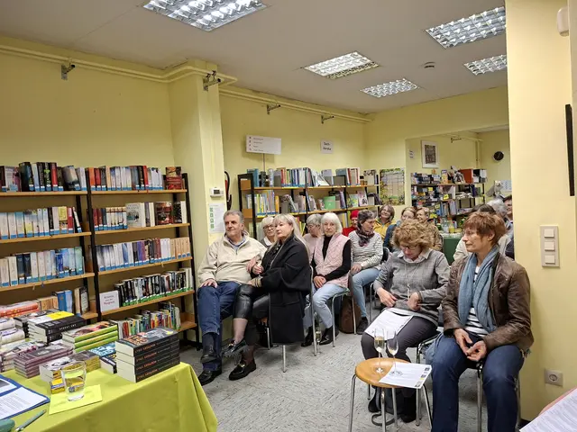 Buchtipps von der Bücherinsel Schwetzingen in der Stadtbibliothek Friedrichsfeld  | Foto: Kristin Hätterich 