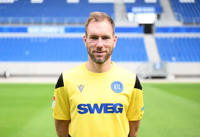 Steht vor seinem Pflichtspieldebüt für den KSC: Torwart Robin Himmelmann. (Archivbild) | Foto: dpa