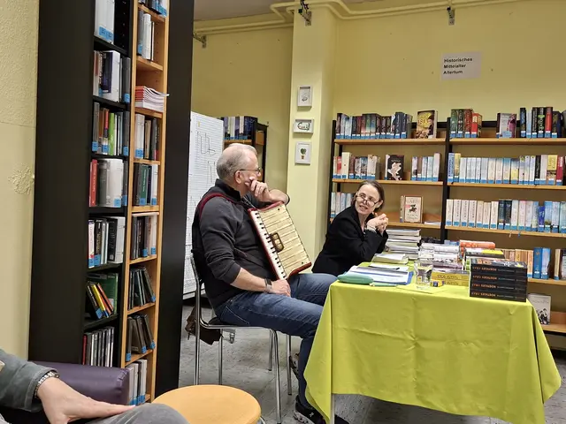 Buchtipps von der Bücherinsel Schwetzingen in der Stadtbibliothek Friedrichsfeld | Foto: Kristin Hätterich 