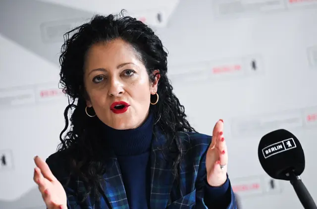 Cansel Kiziltepe (SPD) kann sich trotz der Wahlschlappe ihrer Partei im Südwesten über das gute Abschneiden von Cem Özdemir (Grüne) freuen. (Archivfoto) | Foto: dpa