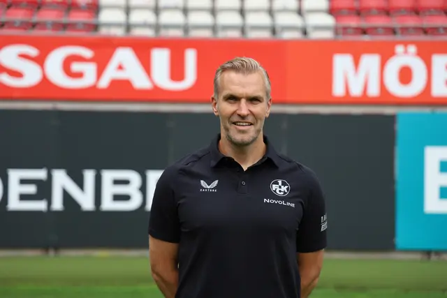 Co-Trainer Carsten Rump stand für den gesperrten Torsten Lieberknecht für den FCK an der Seitenlinie | Foto: Ralf Vester